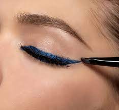 Defining the eyes is a. How To Apply Eyeliner Like A Pro Step By Step Videos And Tips For Applying Eyeliner