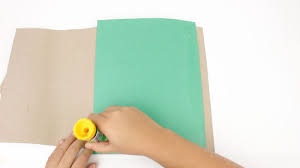 This homeschool velociraptor model is made by my daughter catherine age 13 with help from her dad. 3 Ways To Make A Paper Dinosaur Wikihow