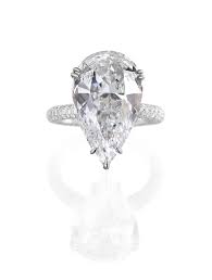 There are plenty of reasons pear shaped stones are trending. What Is The Best Setting For Pear Shaped Diamonds Jewelry Guide