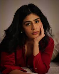 Alisha Chopra's Instagram, Twitter & Facebook