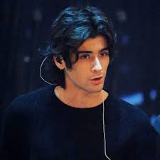 It is certainly a great option in order to create the necessary straight look, if necessary make use of a flat iron and run through the strands in an upward direction for an edgy look. 50 Zayn Malik Haircut Ideas To Be An Entertainer Men Hairstyles World