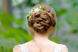 La coiffure bohème chic avec tresse en 70+ idées pour toute occasion et type de cheveux ! Comment Faire Un Chignon Boheme Facile
