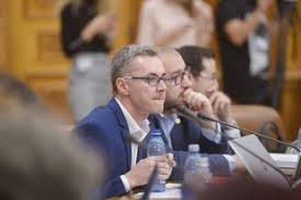 Acesta ocupa pozitia a doua pe lista aliantei 2020, care isi. NemulÅ£umiri In Usr Din Cauza CandidaÅ£ilor La Europarlamentare Cine Deschide Lista ComunÄƒ Cu Plus