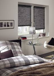 Sommerlicher Waermeschutz Fenster Schlafzimmer Rollo Sommerlicher Waermeschutz Fenster Schlafzimmer Rollo Schlafzimmer Jalousien Vorhange Schlafzimmer Zimmer