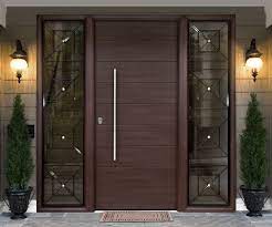 Pintu kayu dengan aksen garis. 15 Pintu Rumah Minimalis Untuk Rumah Kesayanganmu