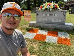 Matt Henderson (@MHenderson17)