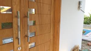 Untuk pintu rumah anda, pilihlah kayu dengan kualitas yang bagus seperti kayu besi, kayu jati, kayu merbau, kayu gaharu, dan masih banyak lagi jenis kayu yang bagus lainnya. Cara Memasang Handle Pintu Rumah Yang Baik Dan Benar Youtube