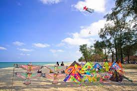 See more of pantai batu burok,kuala terengganu on facebook. Pantai Batu Buruk Home Facebook