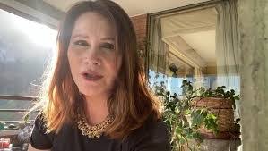 Janet Baeza's Instagram, Twitter & Facebook