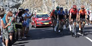 A 15km descent made way for a short stretch in the valley ahead of the fearsome final 17.4km climb up the grand colombier, both gogl and herrada briefly managed to get back to rolland, but they barely. Tour De France Les Slovenes Se Promenent Au Grand Colombier Bernal S Effondre Le Point