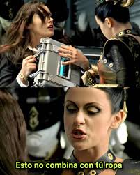 Oye tú qué le estás viendo?!!!! Tori no lleva 5 segundos de regresar y ya  está antojando a todos