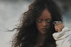 Hauser : Il y a du violoncelle ici, alors enlevez tous vos vêtements