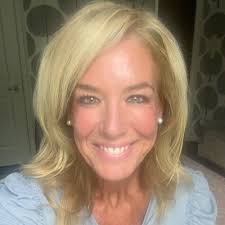 I'm excited to share that I am starting a new position as Regional Vice  President, Manufacturing Commercial at Salesforce! I want to thank all the  amazing leaders and people who have helped