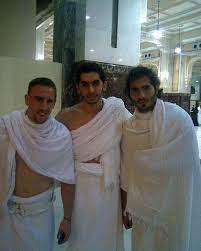 الحج في الأحلام قد يختلف عن الواقع في بعض تفاصيل الرؤيا، ولكن يبقى الحج الأكيد ما يكون في مكة وحول الكعبة فقط، وأما انواع الحج الأخرى التي قد يراها البعض في الحج في بيته أو حول أمر آخر مثل النجف وغيرها فله تفسيرات أخرى في موضوع آخر. Ø£Ø¨Ø±Ø² Ø§Ù„Ù„Ø§Ø¹Ø¨ÙŠÙ† Ø§Ù„Ø¹Ø§Ù„Ù…ÙŠÙŠÙ† Ø§Ù„Ù„Ø°ÙŠÙ† Ø£Ø¯ÙˆØ§ Ù…Ù†Ø§Ø³Ùƒ Ø§Ù„Ø¹Ù…Ø±Ø© Ø§Ù„Ù…Ø±Ø³Ø§Ù„