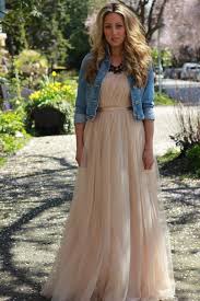 I Have Got To Find An Awesome Jean Jacket Making A Fancy Dress Casual With A Jean Jacket Via Www Afashionloveaffair Co Fashion Pretty Dresses Fancy Dresses