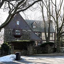 Ernest kilroy roybal would become one of the most powerful mobsters on the west coast; I M Going To Drop You A Kilroy You Cant Refuse Who Knows What Famous Movie Mobster Lived Here Classicmovies M Goodfellas Famous Movies Movie Facts