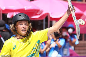 Still not yet old enough to drive, palmer spends a fair amount of time flying around the world from his home in australia to contests around the world. Fmq5r82lwpplvm