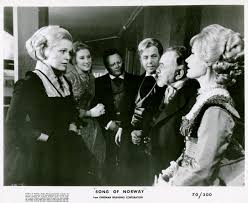Like the play from which it derived, the film tells of the early struggles of composer edvard grieg and his attempts to develop an authentic norwegian national music. Song Of Norway 1970 Imdb