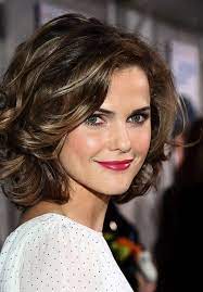 Hairstyles For Wedding Guests Short Hair Buscar Con Google Mom Hairstyles Medium Hair Styles Curly Hair Styles