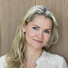 Our beautiful daughter Christina (aka Flossie) lost her battle with cancer  25 July at 10am. We are heartbroken. We were all with her, surrounding her  with love, at the end.