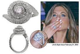But is jen holding on to the engagement ring brad presented her in 1999? Jennifer Aniston Brad Pitt Engagement Ring Eye Candy Jennifer Aniston Wedding Ring Celebrity Wedding Rings Celebrity Engagement Rings