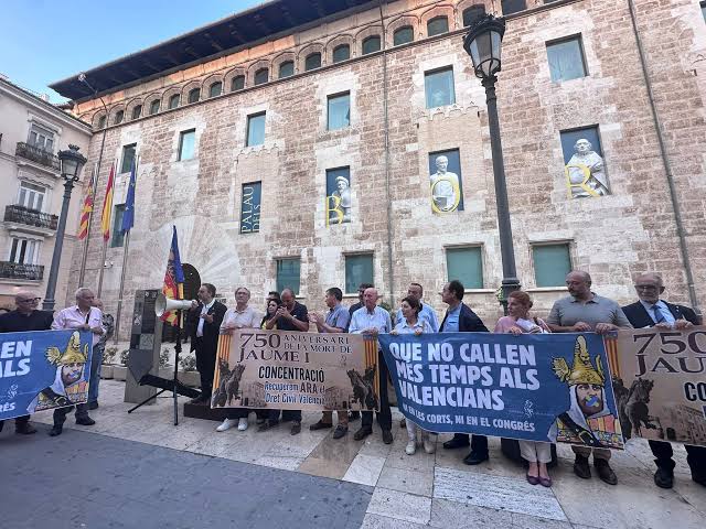 Juristes Val&eacute;ncians reclama ante Les Corts el desbloqueo del autogobierno civil., generada por IA