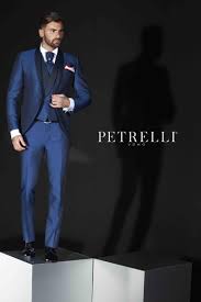 Questo look è adatto a sposi eccentrici dall'animo romantico che vogliono assomigliare agli eroi principeschi dell'800. Carlo Pignatelli Cerimonia Abito Da Sposo Il Giardino Della Sposa