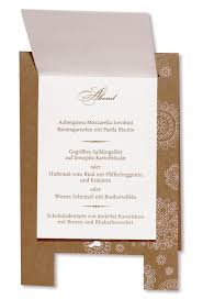 Gestalte deine menükarte für deine hochzeitsfeier online selber. Menukarte Als Origineller Aufsteller Aus Naturkarton Mit Blutendruck Karte Hochzeit Hochzeitskarten Hochzeit Menu