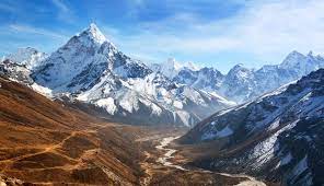 Gunung tertinggi di dunia sekarang ini bukan lagi milik himalaya, tetapi ada sederet gunung aktif maupun tidak aktif yang memiliki tinggi lebih dari himalaya. 5 Tempat Misterius Di Pegunungan Himalaya