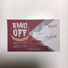 Well, at sunway pyramid, there is an ice skating rink inside the mall itself. Sunway Pyramid Ice Skating Rm20 Worth Tickets Vouchers Gift Cards Vouchers On Carousell