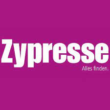 Ganz stolz präsentiert sich unsere projektleiterin neben den freiburger webdays, die dieses jahr zum dritten mal von der zypresse veranstaltet werden. Zypresse Zypresse Com Twitter