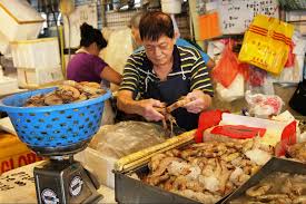 Clementi 448 market and food centre. 10 Wet Markets In Singapore Your Mom Will Be Proud You Shop At Eatbook Sg New Singapore Restaurant And Street Food Ideas Recommendations