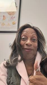 Last week I saw my oncologist. He gave me a 👍🏾 ALL my tests have been  negative this past year. Especially, the test that checks for lingering  metastatic cancer cells...I've had 7