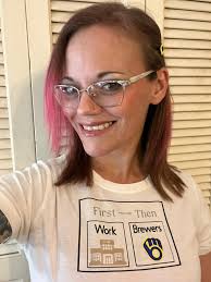 Special education paraprofessional uses visuals with children