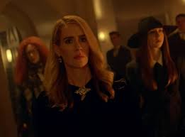 Sarah paulson is ryan murphy's most trusted actress in american horror story. The One Thing Sarah Paulson Stole From The Ahs Set Is Perfect E Online