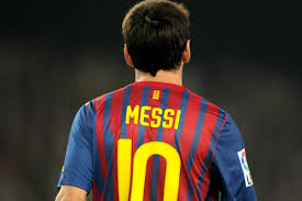 Das design ist an das shirt aus der spielzeit 2010/11 angelehnt, als lionel messi und co. Fc Barcelona Leo Messi Zidane Ist Der Einzige Spieler Den Er Je Nach Einem Trikot Fragte