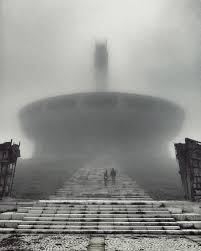 Memorial House Of The Bulgarian Communist Party Buzludzha Monument Shipka Pass Bulgaria Built In 1981 Architect Georgi Bilder Architektur Blaues Wunder