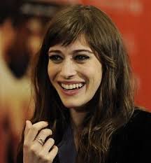 Her mother was a cousin of publicist howard bragman. Lizzy Caplan Hair Icon Celebrity Skin Cool Hairstyles