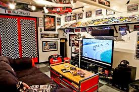 There are a couple of different ways you could approach this theme: Car Themed Room Room Themes Car Themed Rooms Nascar Room