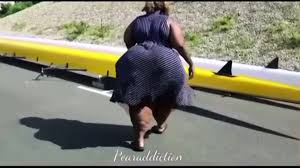 On A Stroll Pearaddiction - EPORNER