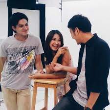 Rizky nazar mubarak basloom adalah nama lengkapnya tetapi dia lebih di kenal dengan sebutan nama rizky. Putri Elsa On Twitter Ago Doing Biang Rumpi Dan Ftv Sctv Hafirin Trs Nadya Arina Dan Rizki Nazar