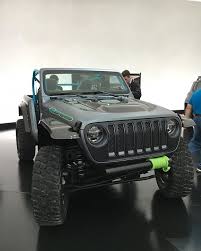 Despite The Name The Jeep Wrangler 4 Speed Sports An 8 Speed Auto A Turbocharged 2 0 Liter Engine And Is Down 950 Lb Jeep Concept Jeep Jl Jeep Wrangler Rubicon
