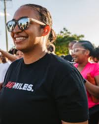 Is everyone enjoying the weekend?! 👀 No Sunday Scaries this way because  it's almost time to run with the squad! 😁😎🥰 📸: @kiaratheinnovator  #MadMiles #RunClub #Family #RunnersOfInstagram #Charlotte #CLT #QueenCity  #704 #ExplorePage #FYP