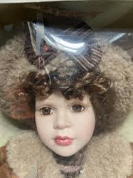 Katherine Doll's Instagram, Twitter & Facebook