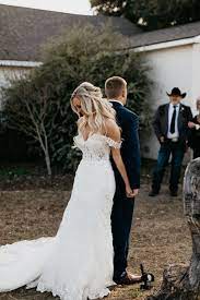 Kailey Mason Woodsy Winter Inspired Wedding Dfw Wedding Photographer December Wedding Dresses Wedding Inspiration Wedding Picture Poses