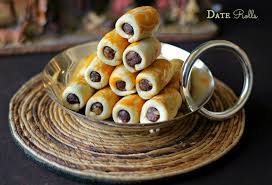 Date Rolls Bombay Style Christmas Sweet Ruchik Randhap Date Rolls Cookies Recipes Indian Sweet Pastries