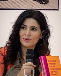 File:Samira El Ouassil, Buchmesse 2025, Frankfurt (20251018-P1063236).jpg