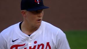 Matthews sólido en debut y Twins apabullan a Reales