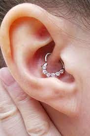 6 Months After Daith Piercing En 2020 Arete En La Oreja Perforaciones Perforaciones En La Oreja