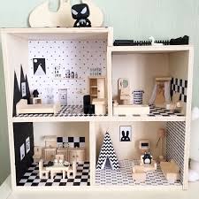 Diy La Maison En Bois De Super Heros Miniaturefurniture Diy La Maison En Bois De Super En 2020 Maison Playmobil Meubles Maison De Poupee Maison De Poupee En Bois